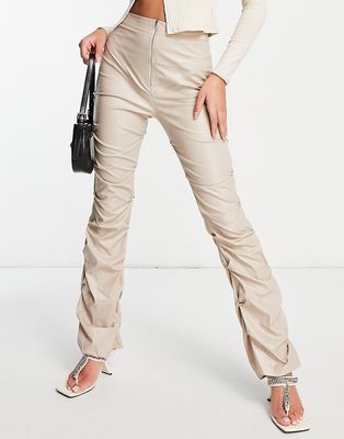 Missyempire ruched zip front leather look pants in beige-Neutral