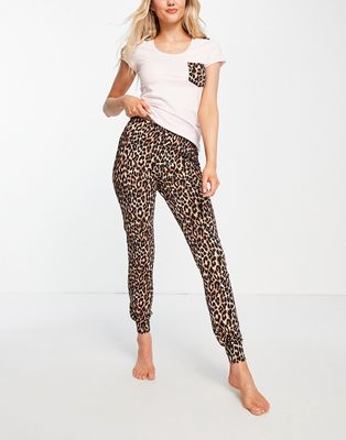 Lipsy T-shirt and bottom pajama set in animal print-Multi