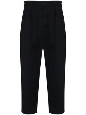 BEAMS PLUS dart-detailing cropped trousers - Black