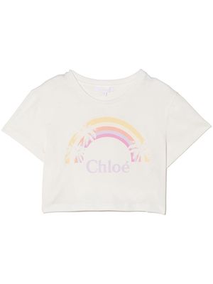 Chloé Kids cropped rainbow logo-print cotton T-shirt - White