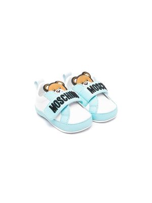 Moschino Kids Teddy motif leather trainers - White