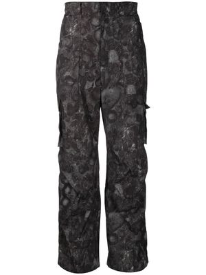 MCQ nature camouflage-print ripstop cargo trousers - Black