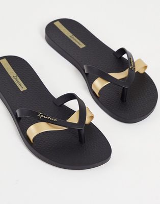 Ipanema Kirei flip flops in black and gold