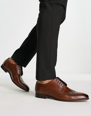 schuh rowen brogues in brown leather