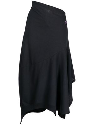 Anrealage x Champion logo-patch asymmetric skirt - Black