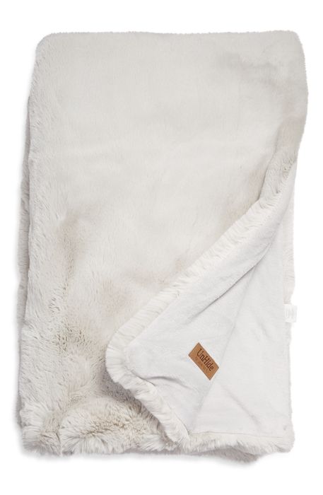 UnHide The Marshmallow 2.0 Medium Faux Fur Throw Blanket in Silver Fox