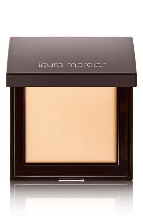 Laura Mercier Blurring Undereye Powder in Shade 2