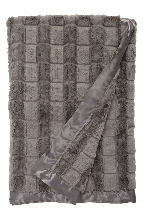 Giraffe at Home Luxe Waterfall Throw Blanket in Charcoal