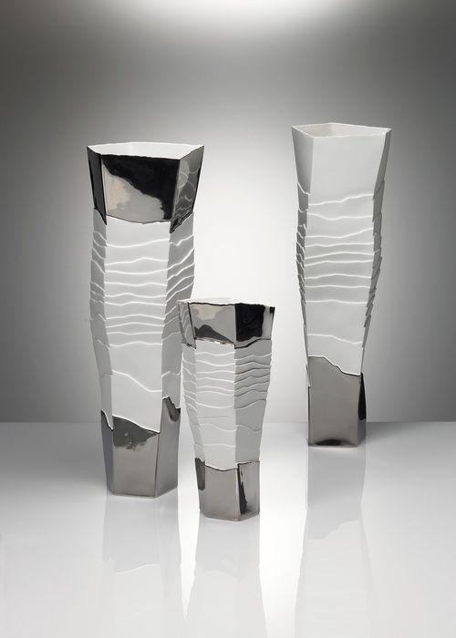 Erosum Porcelain Platinum Vase - 14"