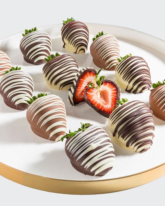 Chocolate Strawberries with Drizzles