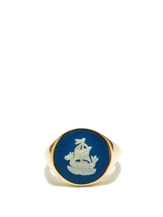 Ferian - Sailboat Wedgwood Cameo & 9kt Gold Signet Ring - Womens - Blue White