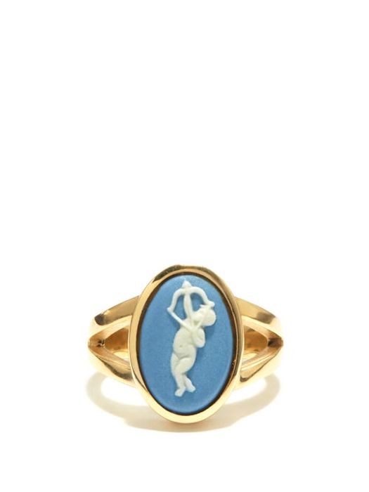Ferian - Cupid Wedgwood Cameo & 9kt Gold Ring - Womens - Blue White