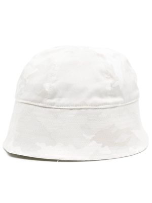 1017 ALYX 9SM camouflage buckle-detail hat - White