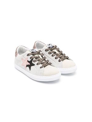 2 Star Kids star-patches glitter-embellished sneakers - Silver