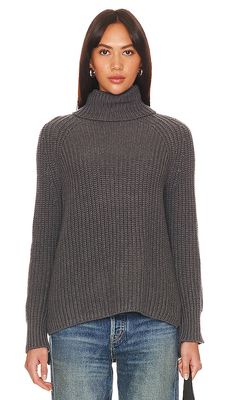 525 Stella Pullover Sweater in Charcoal
