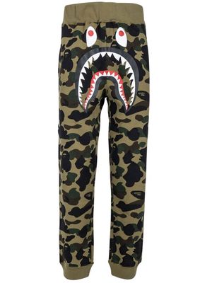 A BATHING APE® 1St Camo Shark track pants - Green
