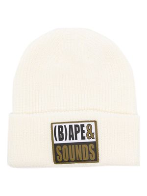 A BATHING APE® Bape Sounds logo-patch beanie - Neutrals