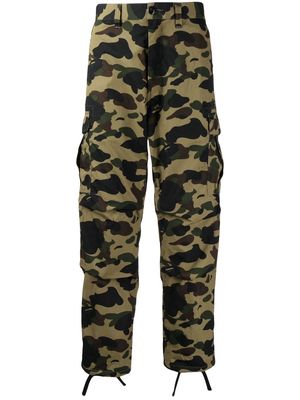 A BATHING APE® camouflage-print cotton cargo trousers - Green