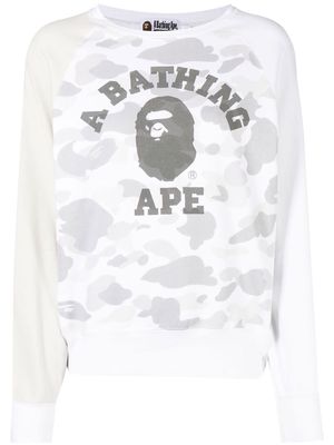 A BATHING APE® camouflage-print logo sweatshirt - White