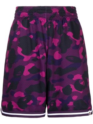 A BATHING APE® camouflage-print shorts - Purple