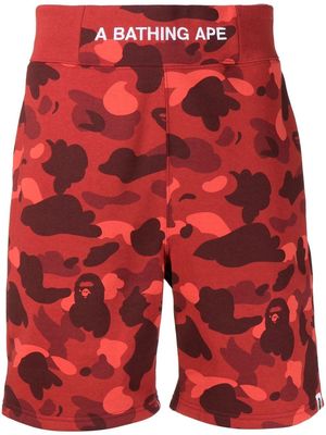 A BATHING APE® graphic-print deck shorts - Red