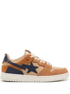A BATHING APE® star-patch lace-up sneakers - Brown