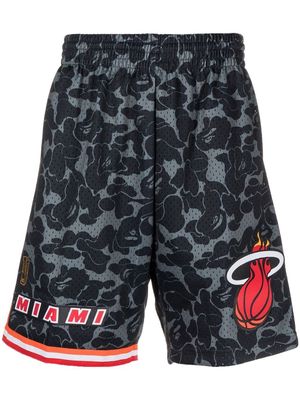 A BATHING APE® x M&N Miami Heat jersey shorts - Black