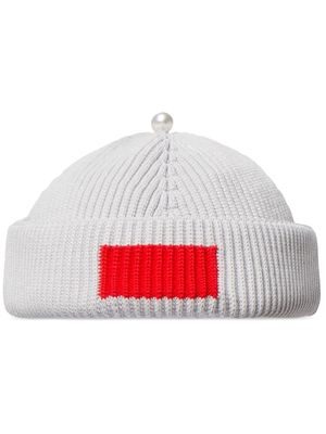 A BETTER MISTAKE Introspection ribbed beanie - White