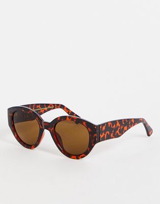 A.Kjaerbede Big Winnie round cat eye sunglasses in demi tortoise-Brown