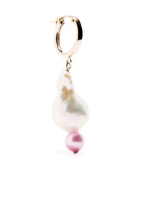 A Sinner in Pearls fireball pearl drop hoop earring - White