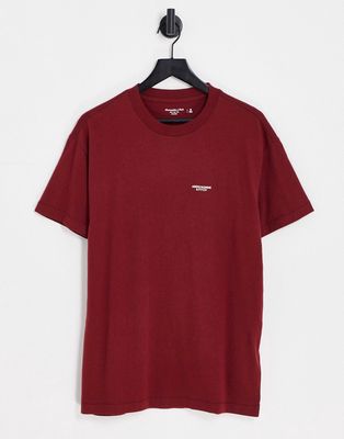 Abercrombie & Fitch smallscale logo T-shirt in burgundy-Red
