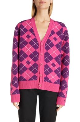 Acne Studios Kwanny Face Logo Argyle Jacquard Lambswool Blend V-Neck Cardigan in Bright Pink/Mid Purple