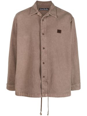 Acne Studios logo-patch shirt jacket - Brown