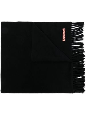 Acne Studios logo-tag frayed-edge scarf - Black