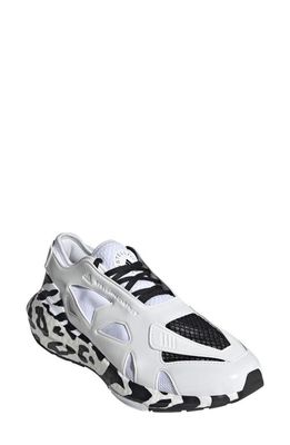 adidas by Stella McCartney Ultraboost 22 Graphic Knit Sneaker in Ftwr White/White/Black
