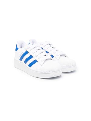 adidas Kids Superstar 3-Striped leather sneakers - White