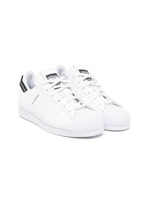 adidas Kids Superstar J lace-up trainers - White