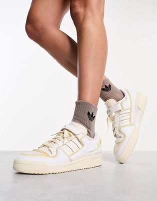 adidas Originals Forum 84 Low sneakers in off-white