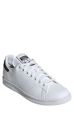 adidas Stan Smith Low Top Sneaker in Ftwr White/Core Black