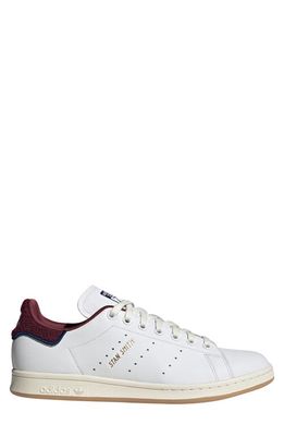 adidas Stan Smith Sneaker in White/Off White/Shadow Red