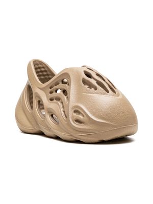 Adidas Yeezy Kids YEEZY Foam Runner "Mist" sneakers - Neutrals