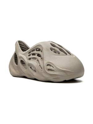Adidas Yeezy Kids YEEZY Foam Runner "Stone Sage" sneakers - Neutrals