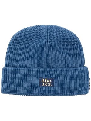 Advisory Board Crystals logo-patch ribbed-knit beanie - Blue