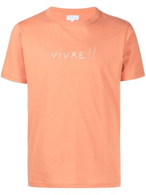 agnès b. Vivre text-print T-shirt - Orange
