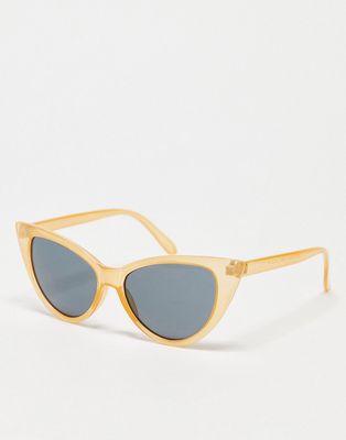 AJ Morgan cat eye sunglasses in yellow