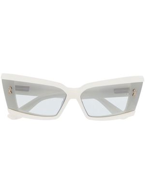 Akoni rectangle-frame sunglasses - White