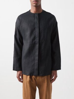 Albus Lumen - Amare Collarless Linen Shirt - Mens - Black