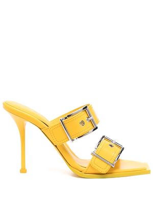 Alexander McQueen buckle-detail 100mm sandals - Yellow