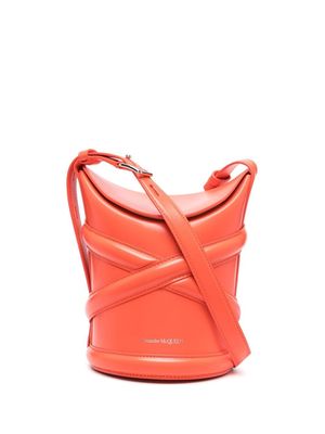 Alexander McQueen debossed-logo leather shoulder bag - Orange