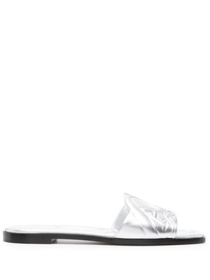 Alexander McQueen embossed-logo leather sandals - Silver